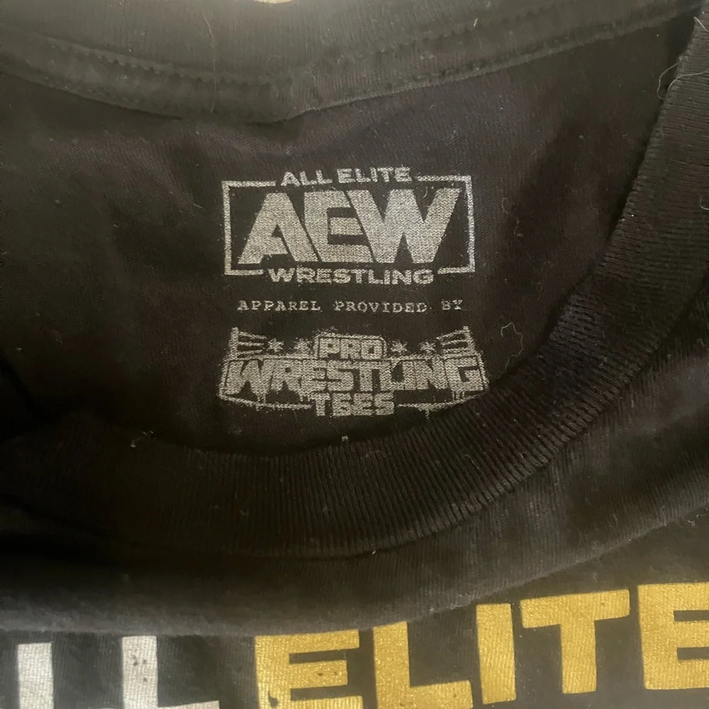 AEW Pro Wrestling T-shirt Size L 100% Cotton Black Printed in USA - Picture 3 of 3